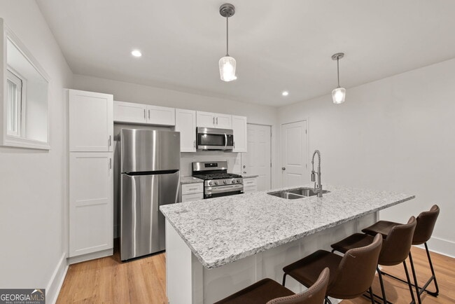 Building Photo - 636 Francis Pl NW