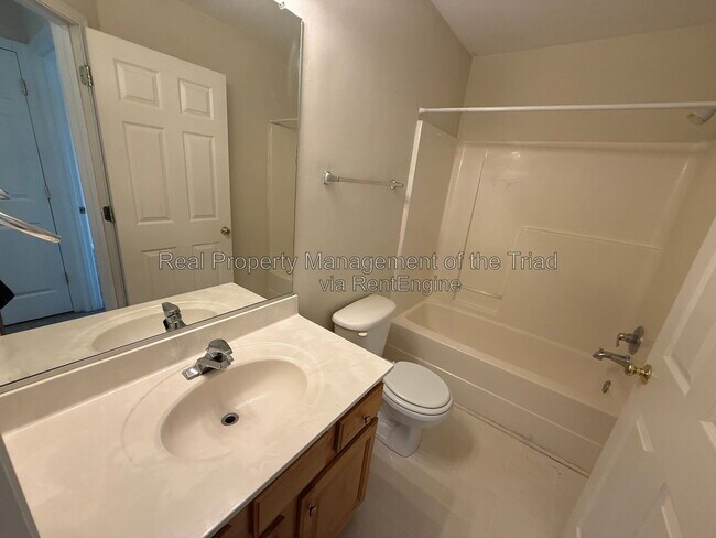 Building Photo - 5101 Ivystone Ln