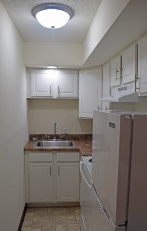 Building Photo - 508 W White St