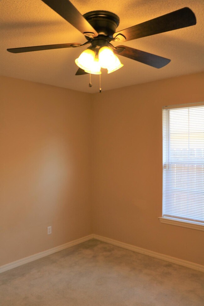 Building Photo - 1784 Ivalea Cir