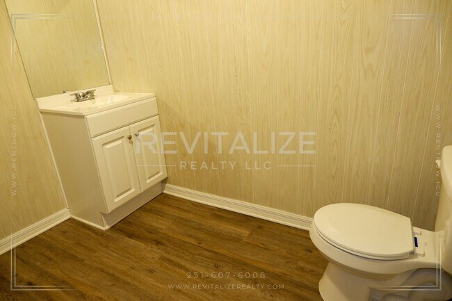 Building Photo - 7846 Roberson St