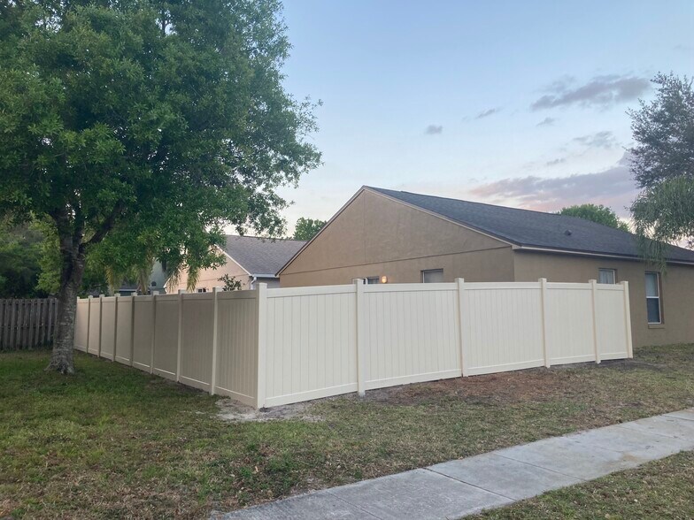 Back Yard Privacy Fence - 2302 Northern Leaf St
