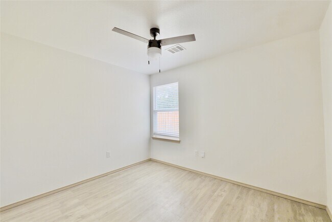 Building Photo - 113 Bolden St