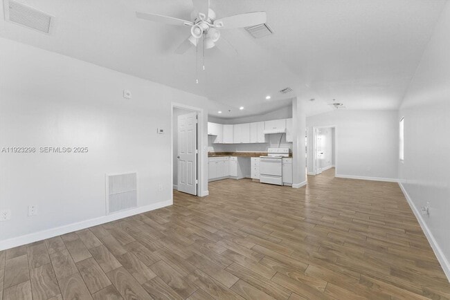 Building Photo - 56 W 12th St