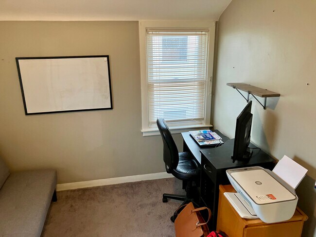 Building Photo - 190 Whitehall Ave