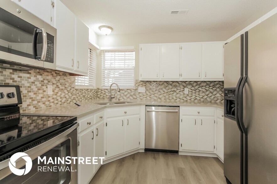 Building Photo - 707 Southland Rd