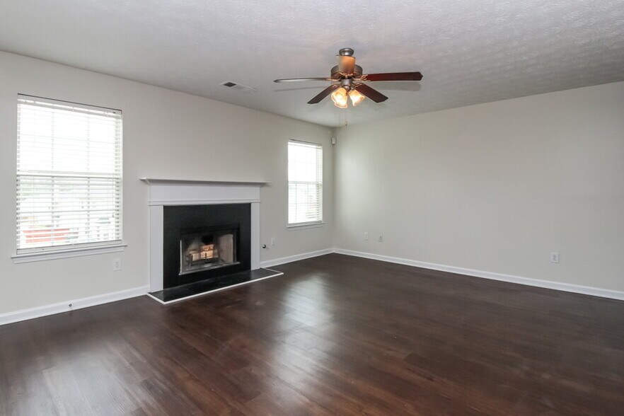 Building Photo - 604 Mohawk Cir