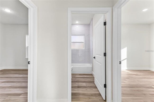 Building Photo - 265 Marion Oaks Manor