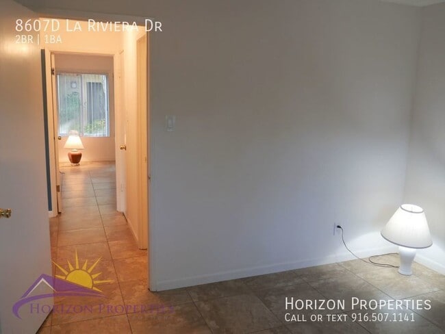 Building Photo - 8607 La Riviera Dr