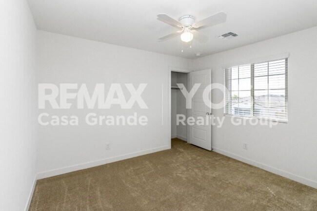 Building Photo - Big Space, Big Backyard, Big Move in special!