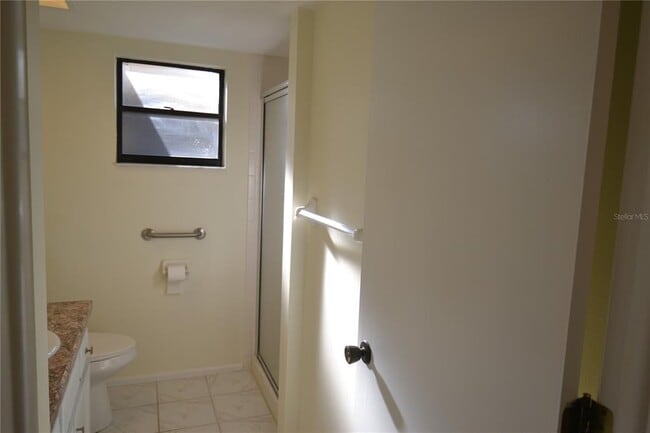 Building Photo - 226 Woodlake Wynde