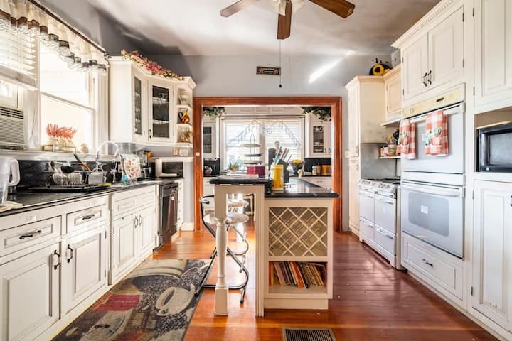 Kitchen - 2374 Mission Inn Ave