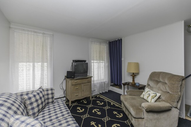 Building Photo - 35 1/2 Olin St