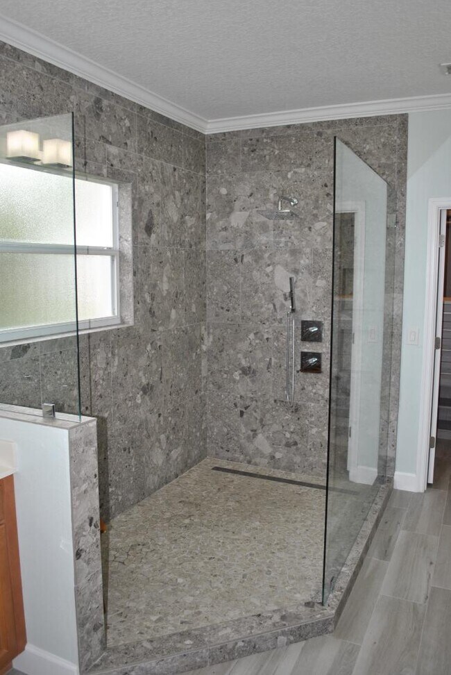 Building Photo - 128 Centennial Park Dr