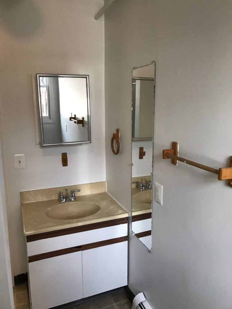 Building Photo - 378 Thames St