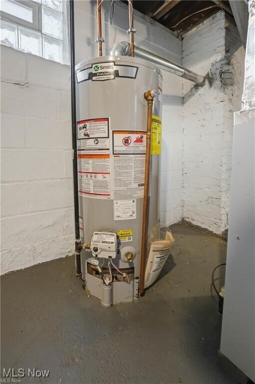 Building Photo - 437 Erie St