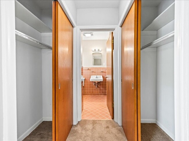 Building Photo - Charming 3-Bedroom Home with Spacious Livi...