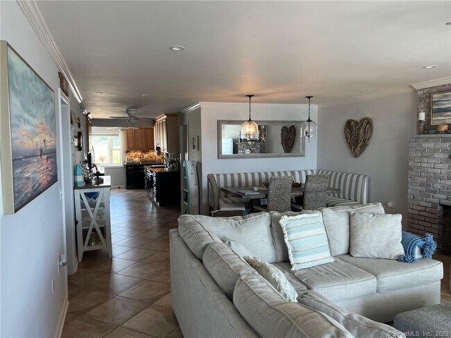 Building Photo - 145 Plum Bank Rd