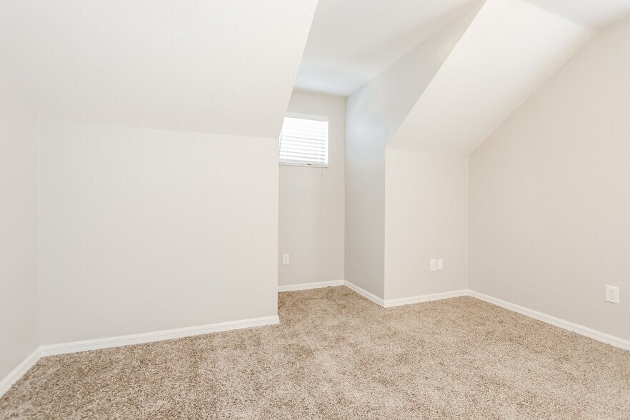Building Photo - 10808 Newbridge Dr