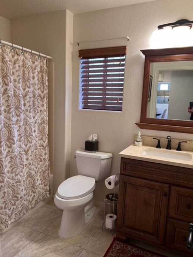 Building Photo - Sun City - Short Term Rental - Fully Furnished