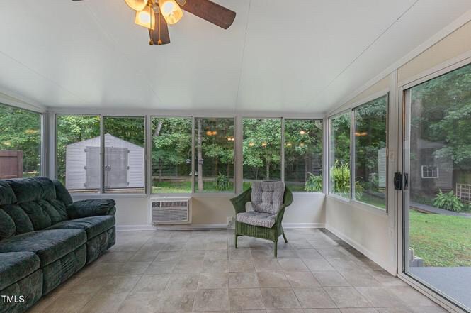 Building Photo - 105 Fox Den Ct