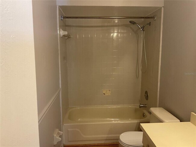 Building Photo - 555 Majestic Way