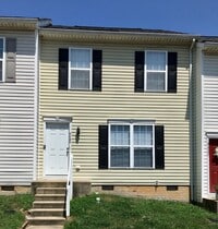 Building Photo - 3 Bedroom Townhouse in King George