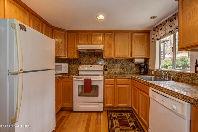 Building Photo - 704 Pima Rd