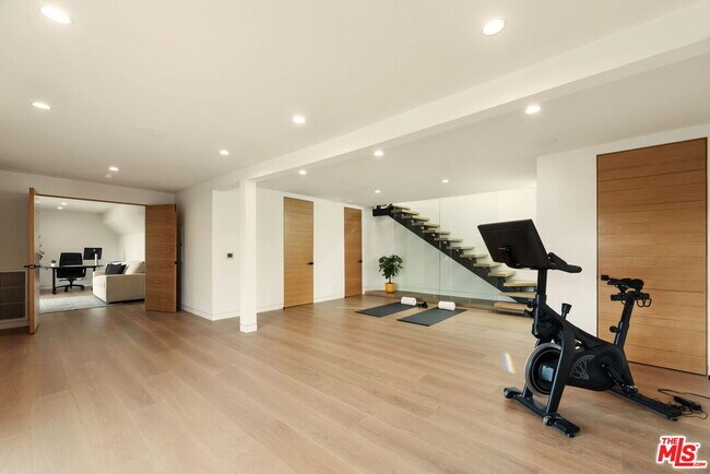 Building Photo - 2422 Apollo Dr