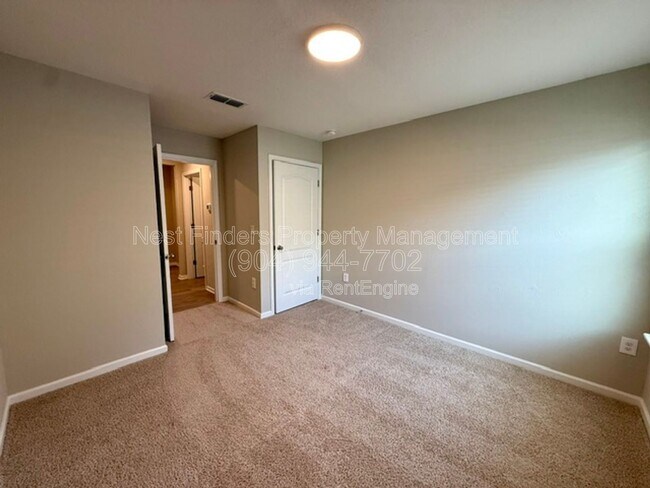 Building Photo - 3130 Little Kern Ln
