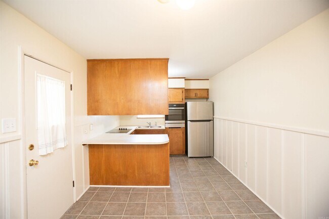 Building Photo - 7400 L St