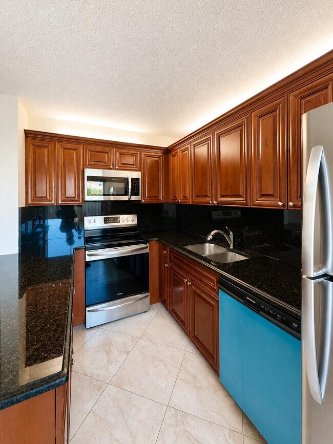 Building Photo - 119 Lake Arbor Dr