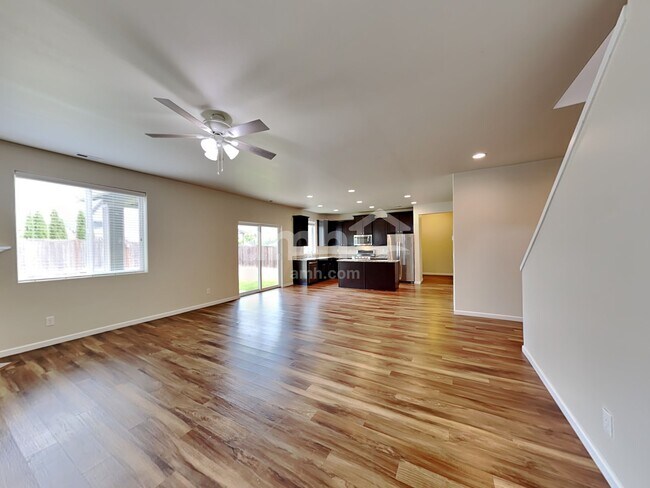 Building Photo - 2655 Moore St