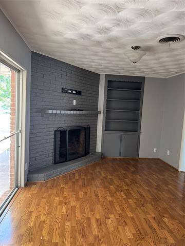 Building Photo - 700 Kindred Ln