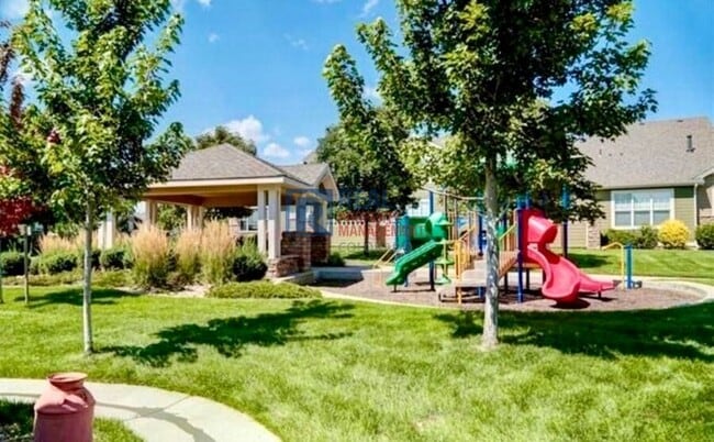 Building Photo - 2550 Winding River Dr