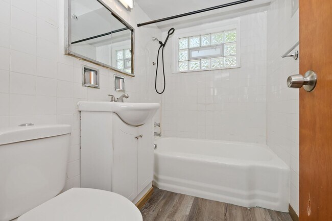 Interior Photo - 7770-78  S South Shore Drive Chicago, IL 6...