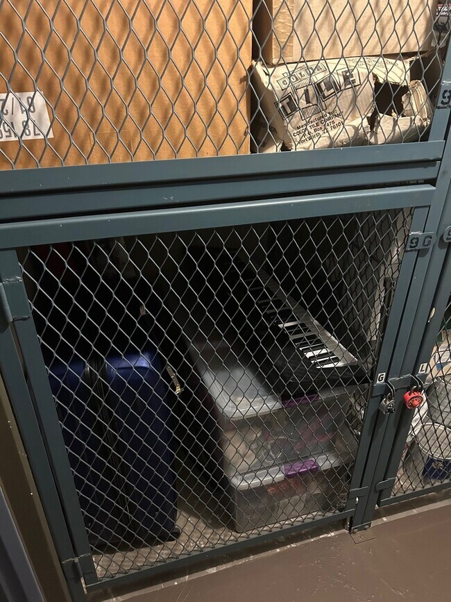 Building Photo - 720 W Gordon Terrace