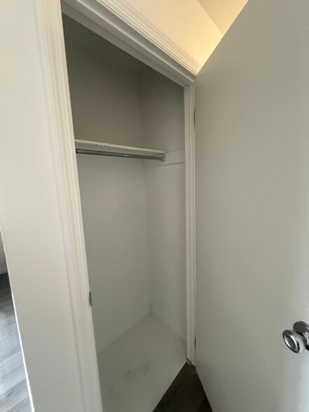 Closet - 991 Deerfield Ct