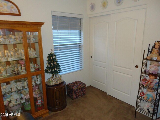 Building Photo - 41133 W Sanders Way