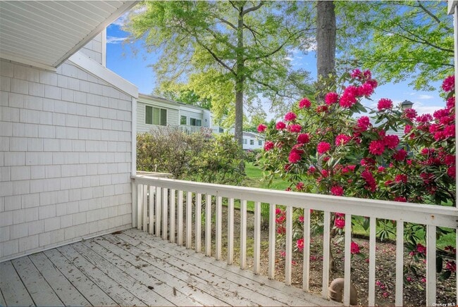 Building Photo - 220 Montauk Hwy