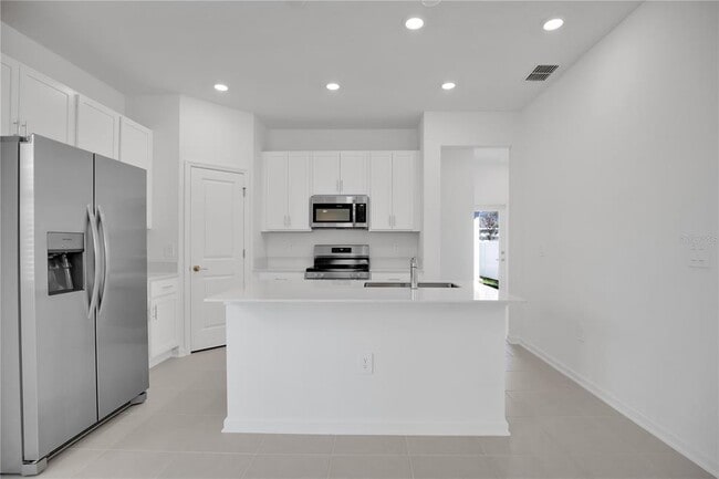 Building Photo - 714 Squire Ave