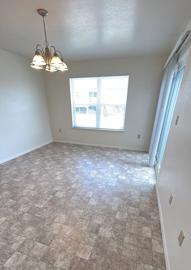 Building Photo - 282 Dunn Ct