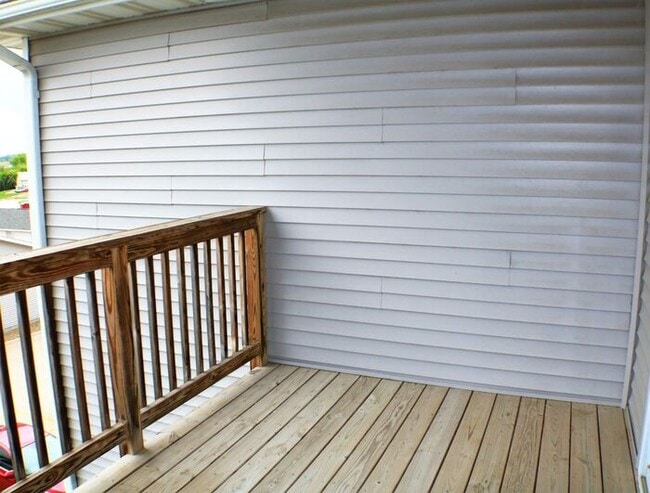 Building Photo - $1,135 | 2 Bedroom, 2 Bathroom Condo | No ...