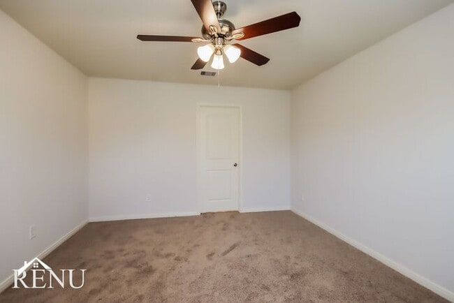 Building Photo - 10421 Sweetwater Creek Dr
