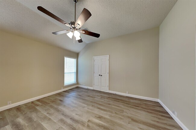 Building Photo - 11019 Sentry Ct