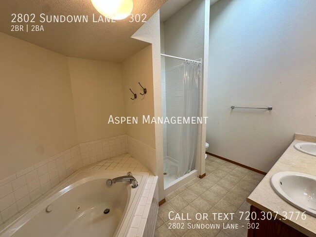 Building Photo - Charming Loft Style 2-Bedroom 2-Bath Condo...