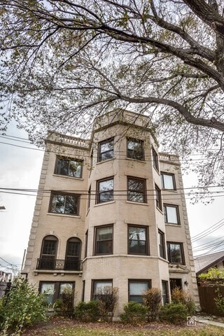 Primary Photo - 2717 W Argyle St