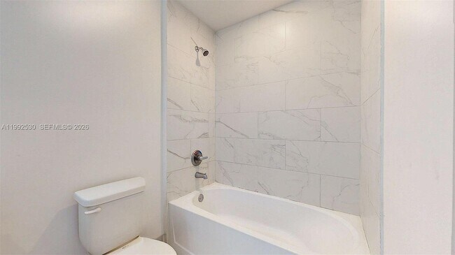 Building Photo - 519 SW 5th Ave