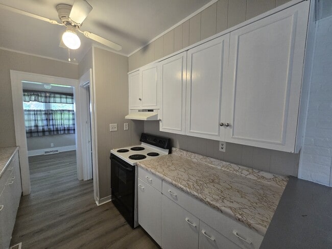 Building Photo - 1124 Kern St