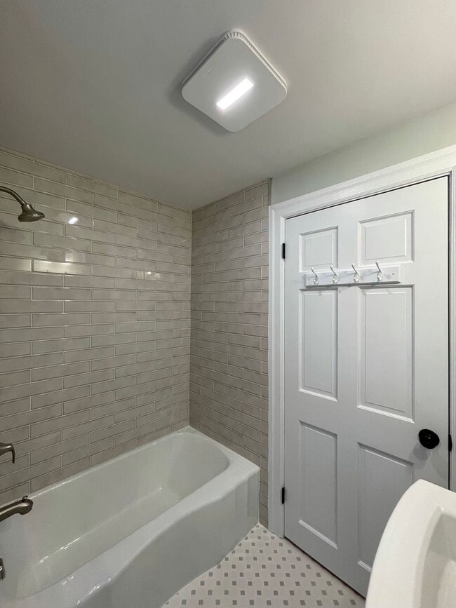 Building Photo - Everything you’ve been dreaming of is here. Lease today!